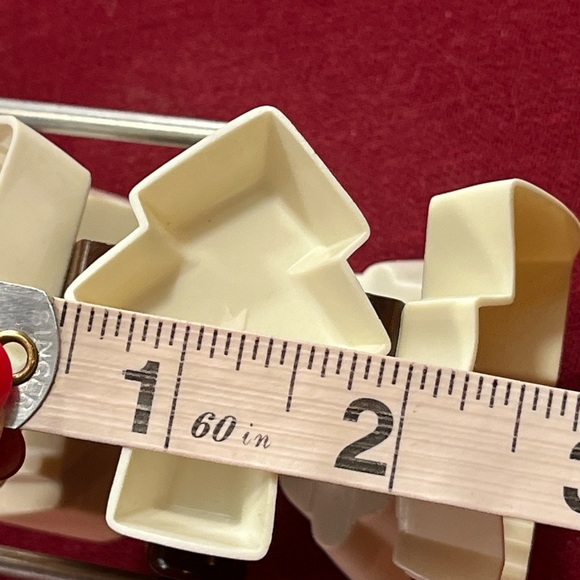 Cookie cutters 5 in one tool aluminum plastic ROLLER vintage Hong Kong 2” candy - Picture 6 of 15